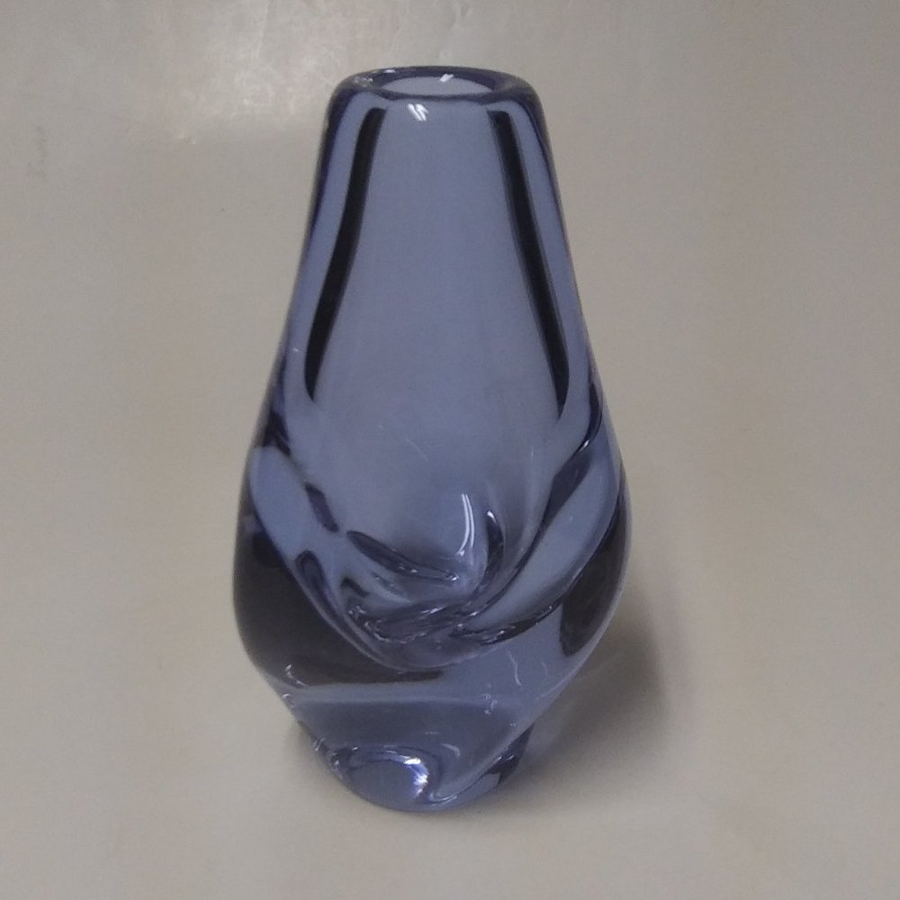 Magical Neodymium Alexandrite glass Bud Vase absolutely stunning Vintage - Picture 12 of 15
